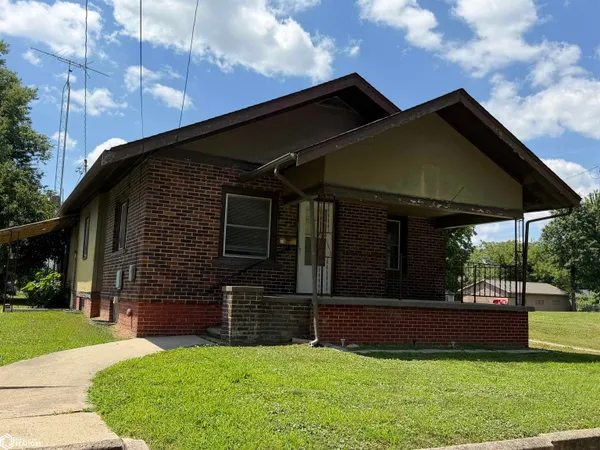 $119,900 | 516 North 8th Street, Centerville, IA 52544