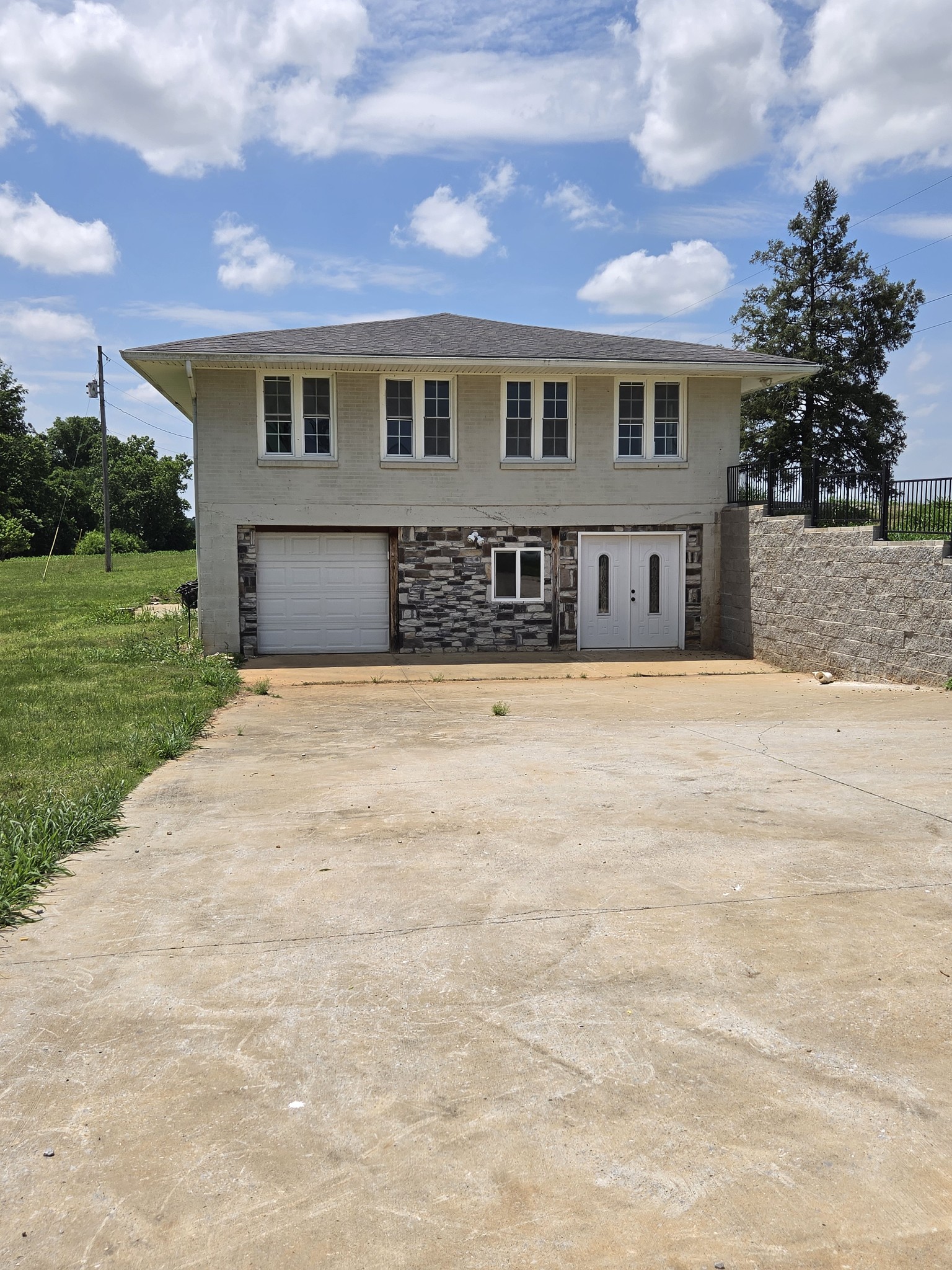 655 Barkers Mill Road Pembroke, KY 42266 - Photo 2 of 6