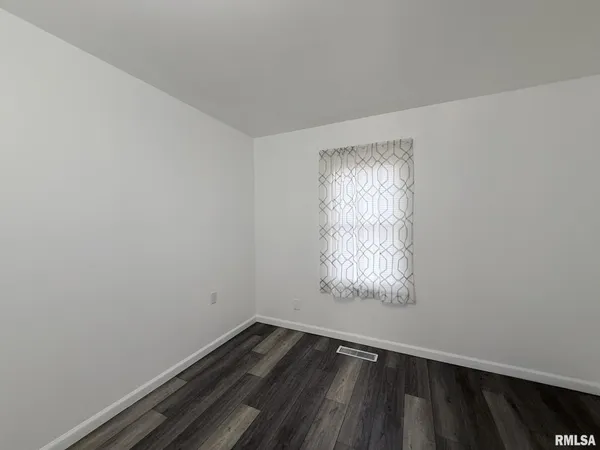$107,900 | 1479 Meadow Drive, Galesburg, IL 61401