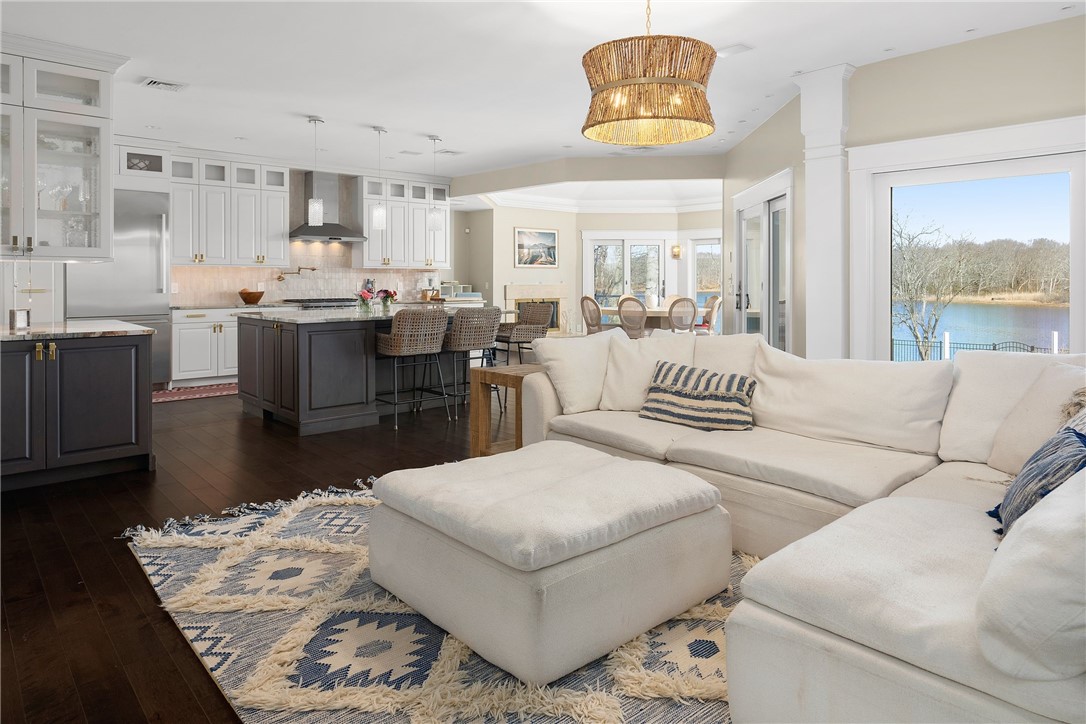1090 Buttonwoods Avenue Warwick, RI 02886 - Photo 11 of 50