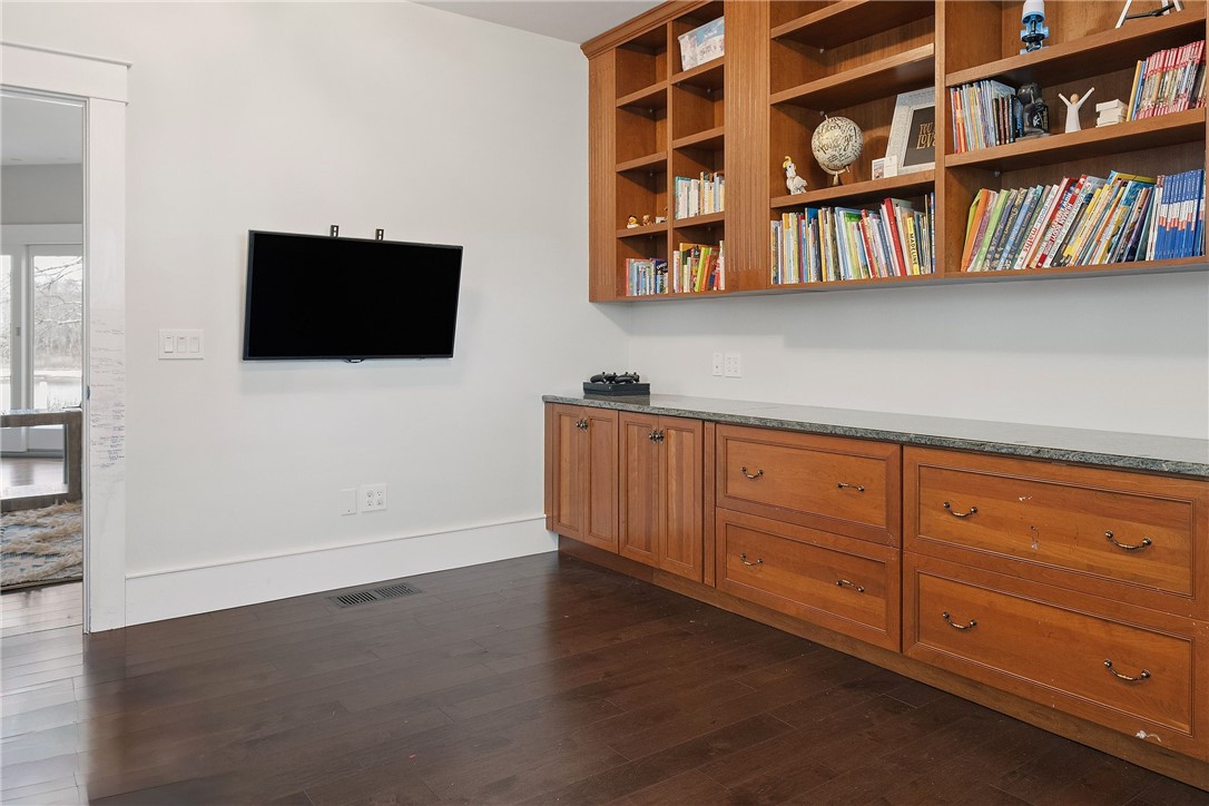 1090 Buttonwoods Avenue Warwick, RI 02886 - Photo 22 of 50