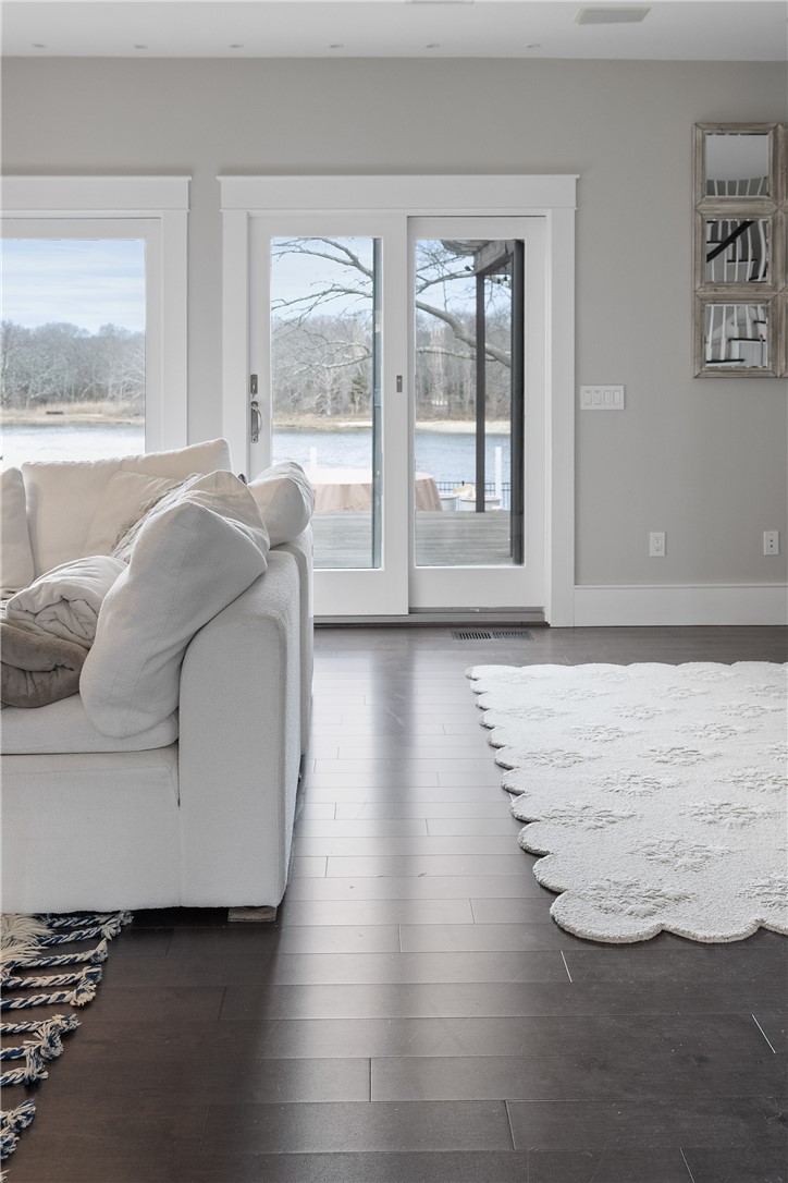 1090 Buttonwoods Avenue Warwick, RI 02886 - Photo 9 of 50