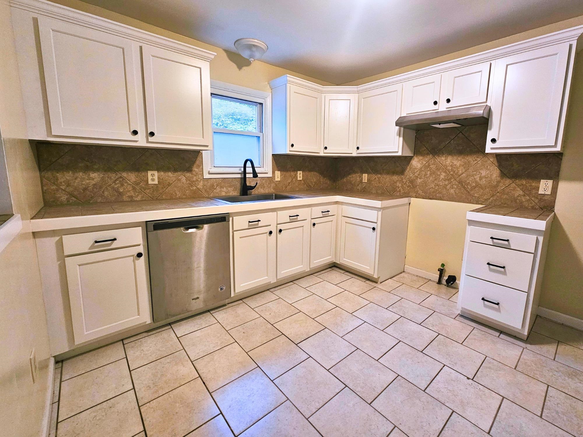 6424 Barnes Road Millington, MI 48746 - Photo 12 of 29 50145628-2ed583ba-12bc-40a5-a803-8c92f60e9778.JPG