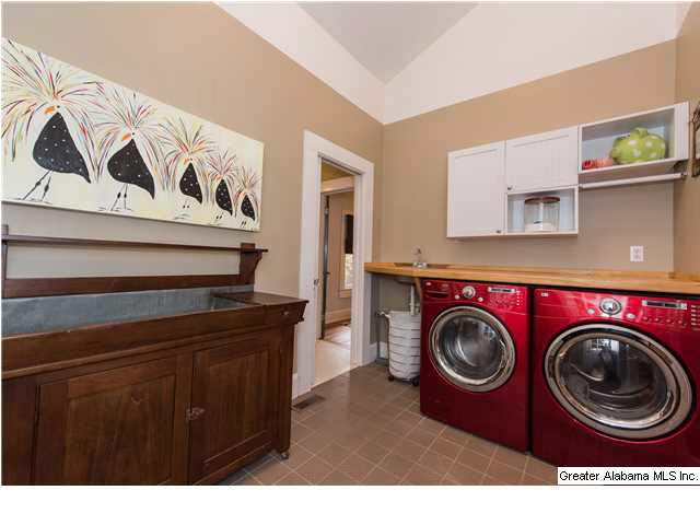 2800 16th Place South Birmingham, AL 35209 - Photo 17 of 32