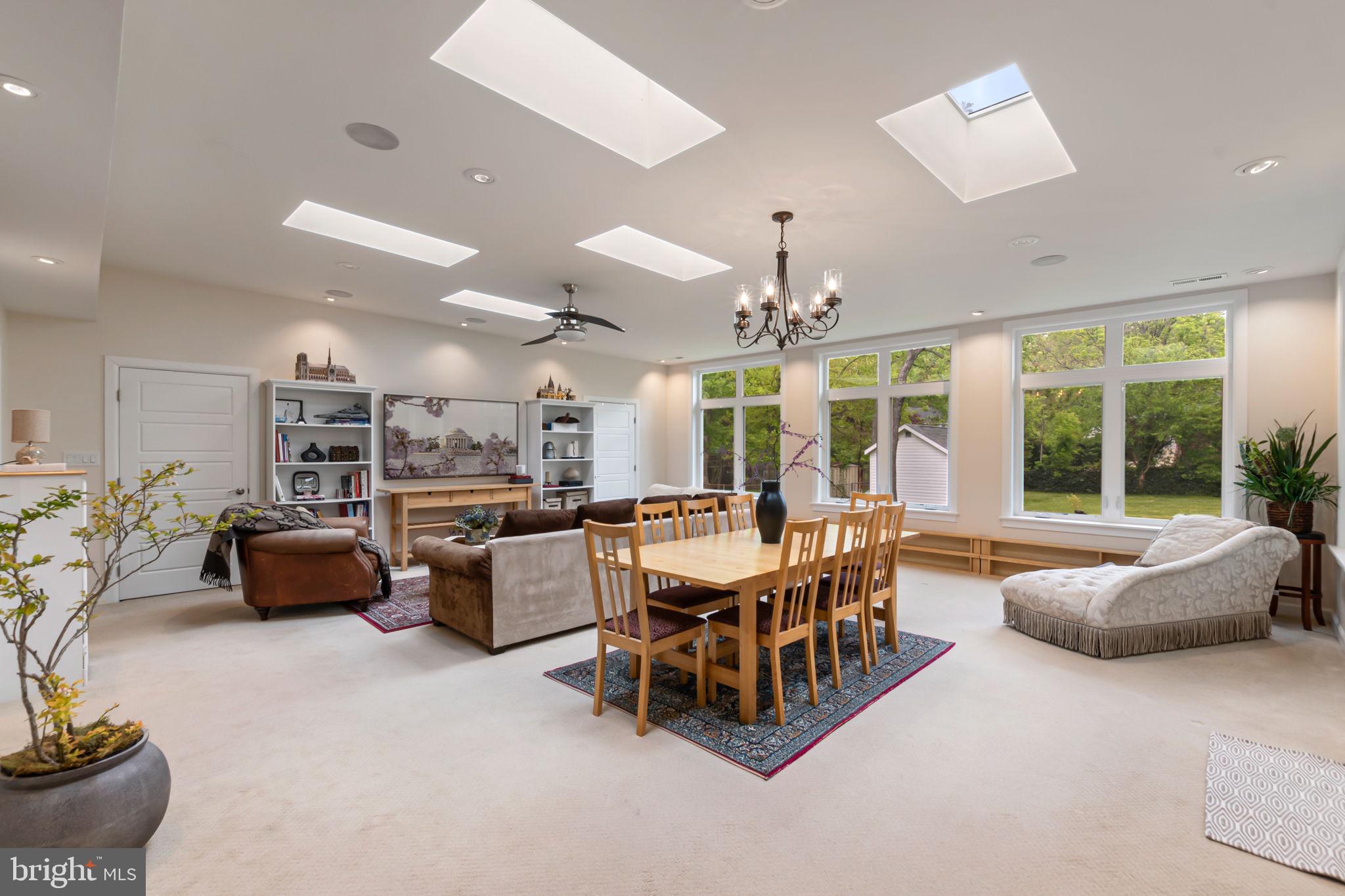 13157 Morning Spring Lane Fairfax, VA 22033 - Photo 12 of 52