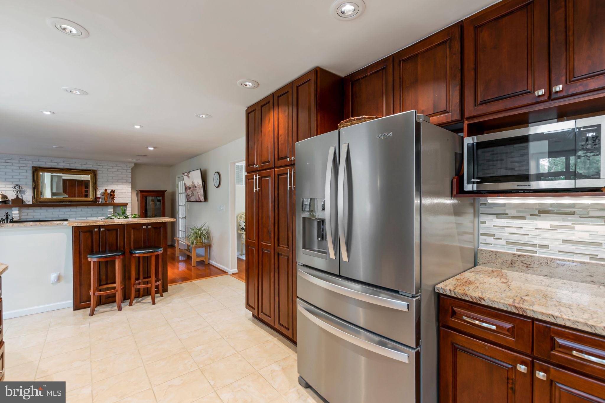 13157 Morning Spring Lane Fairfax, VA 22033 - Photo 7 of 52