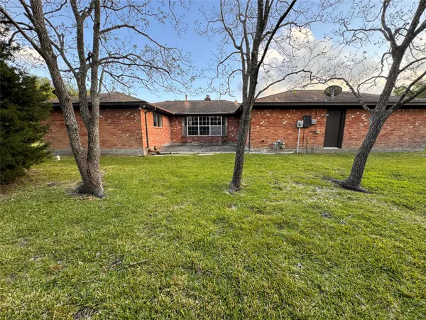 $1,950 | 3400 Coachman Drive, Baytown, TX 77521