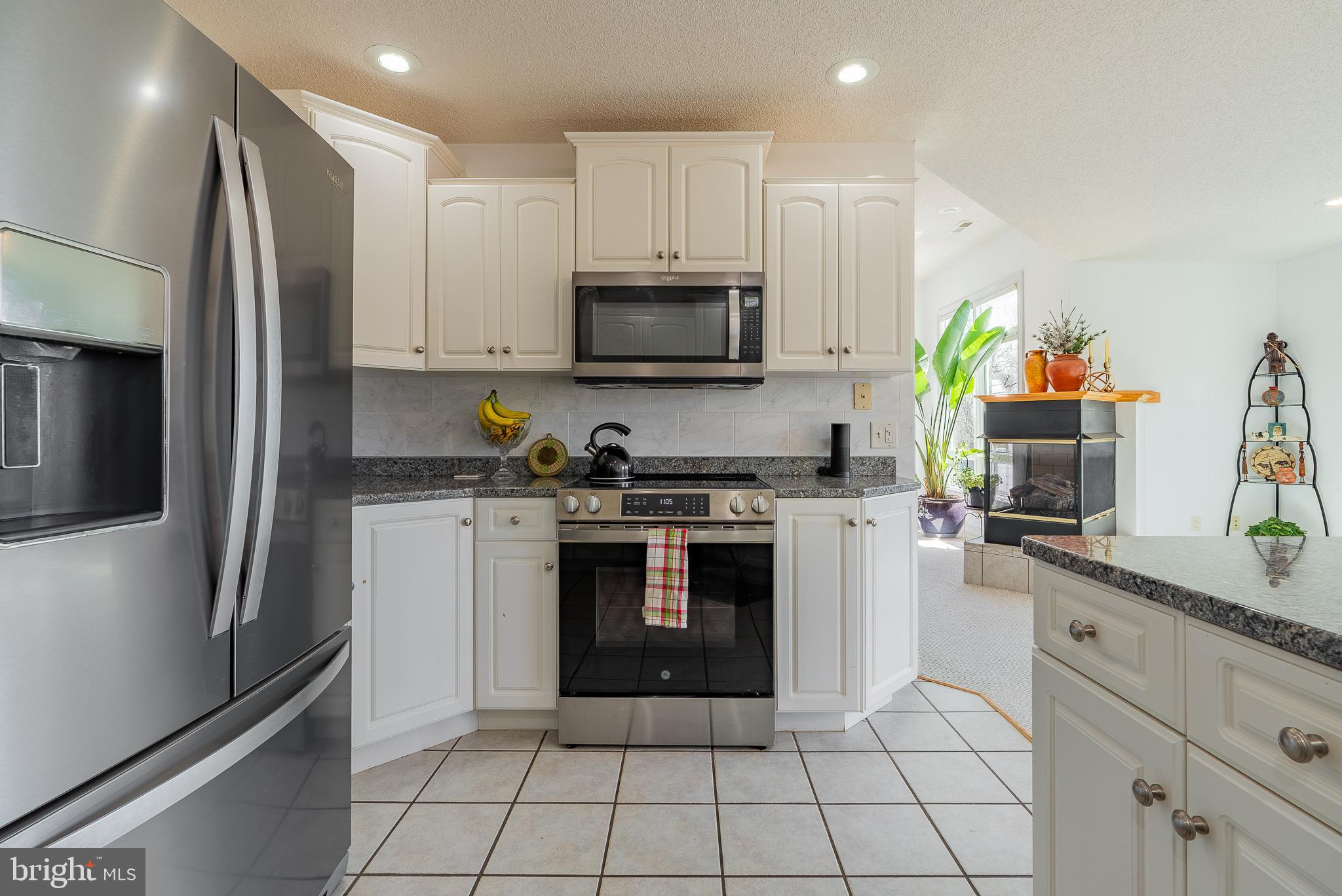 3741 Davis Road Penn Laird, VA 22846 - Photo 22 of 93 Kitchen with Appliances