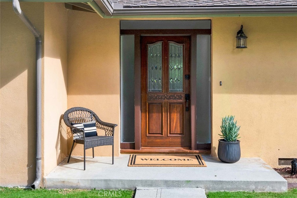 5411 Cadbury Road Whittier, CA 90601 - Photo 6 of 50 Leaded front door welcomes you.