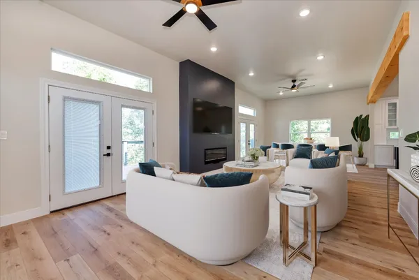 $2,500 | 153 Bending Oaks Lane, Livingston, TX 77351