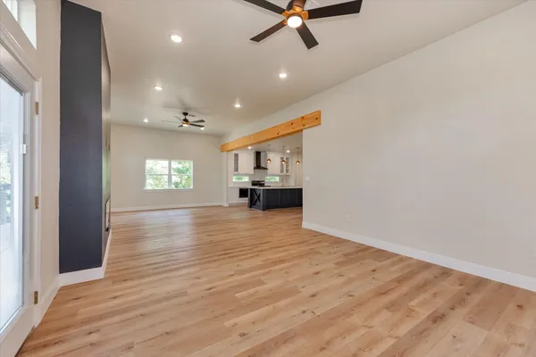 $2,500 | 153 Bending Oaks Lane, Livingston, TX 77351