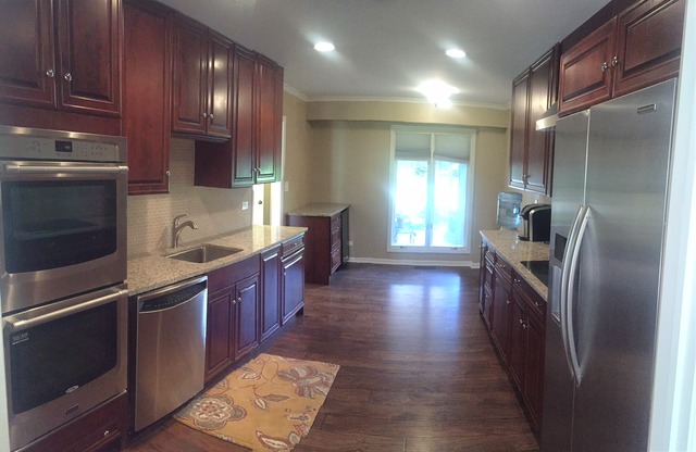 3887 Mission Hills Road Northbrook, IL 60062 - Photo 4 of 13