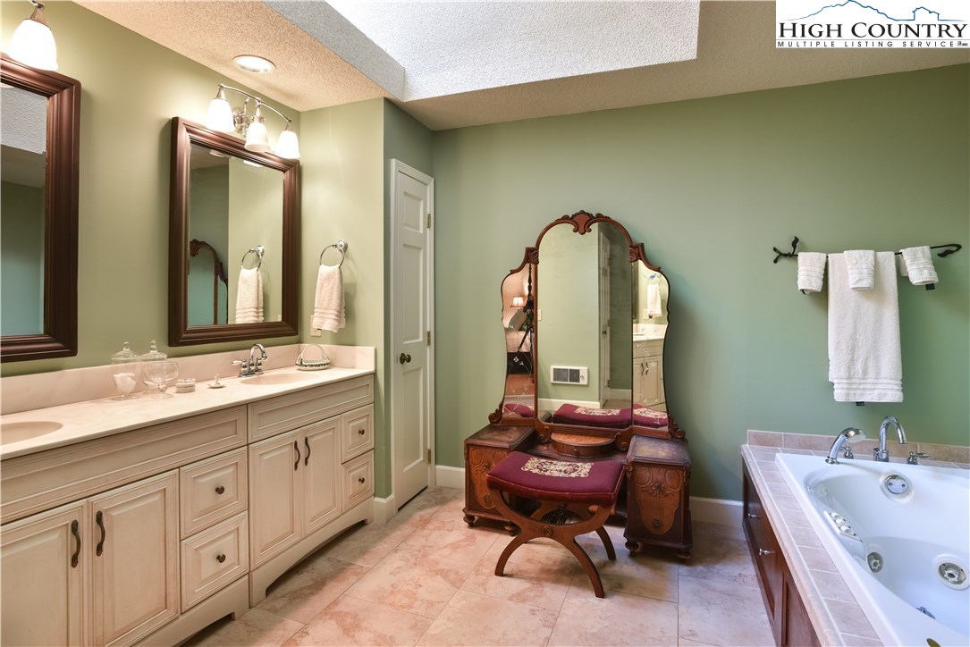 404 Ridge Drive Linville, NC 28646 - Photo 9 of 11 Gallery Image 9