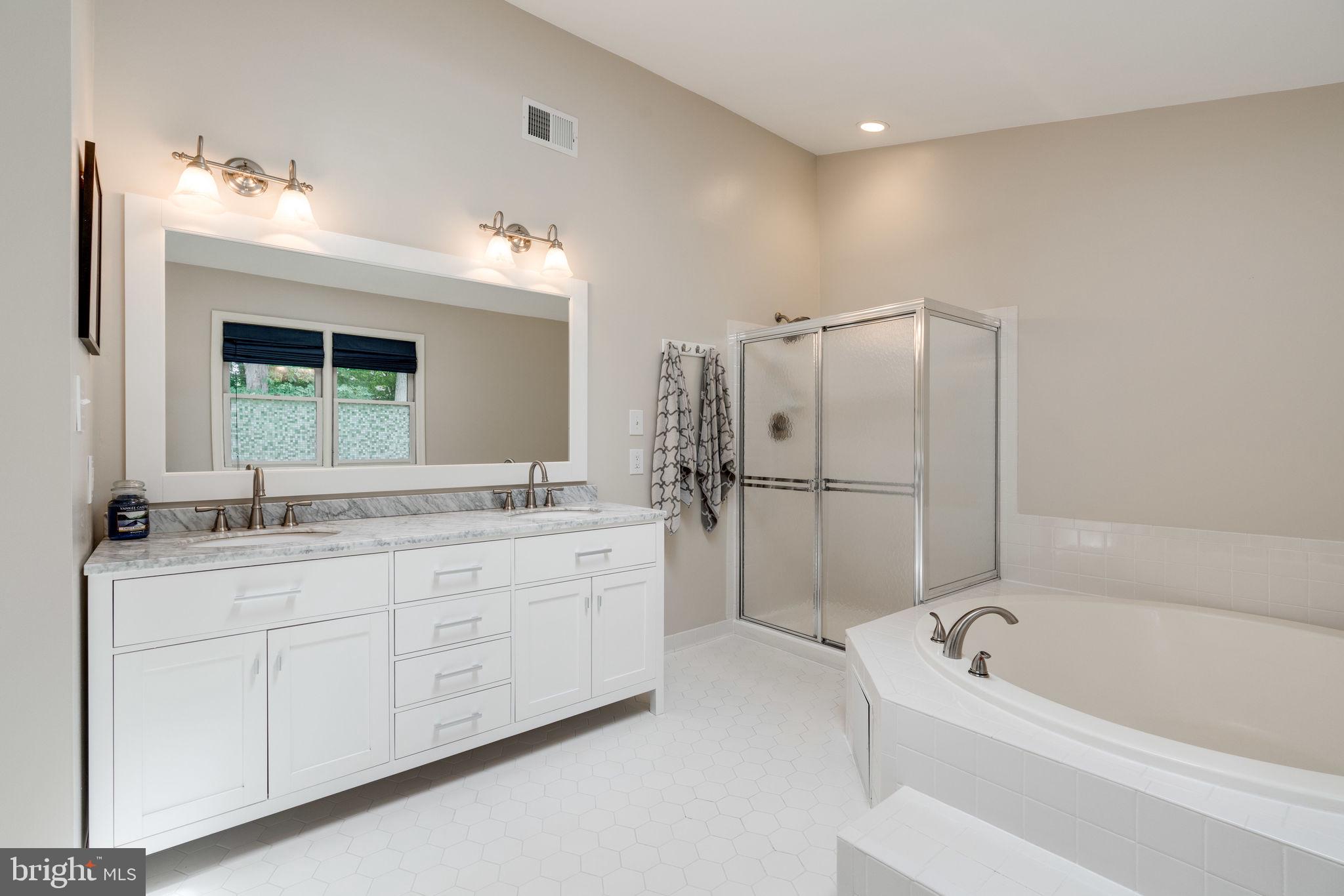 8959 Sycamore Ridge Road Fairfax Station, VA 22039 - Photo 46 of 63 Elegant granite counters! Skylight!