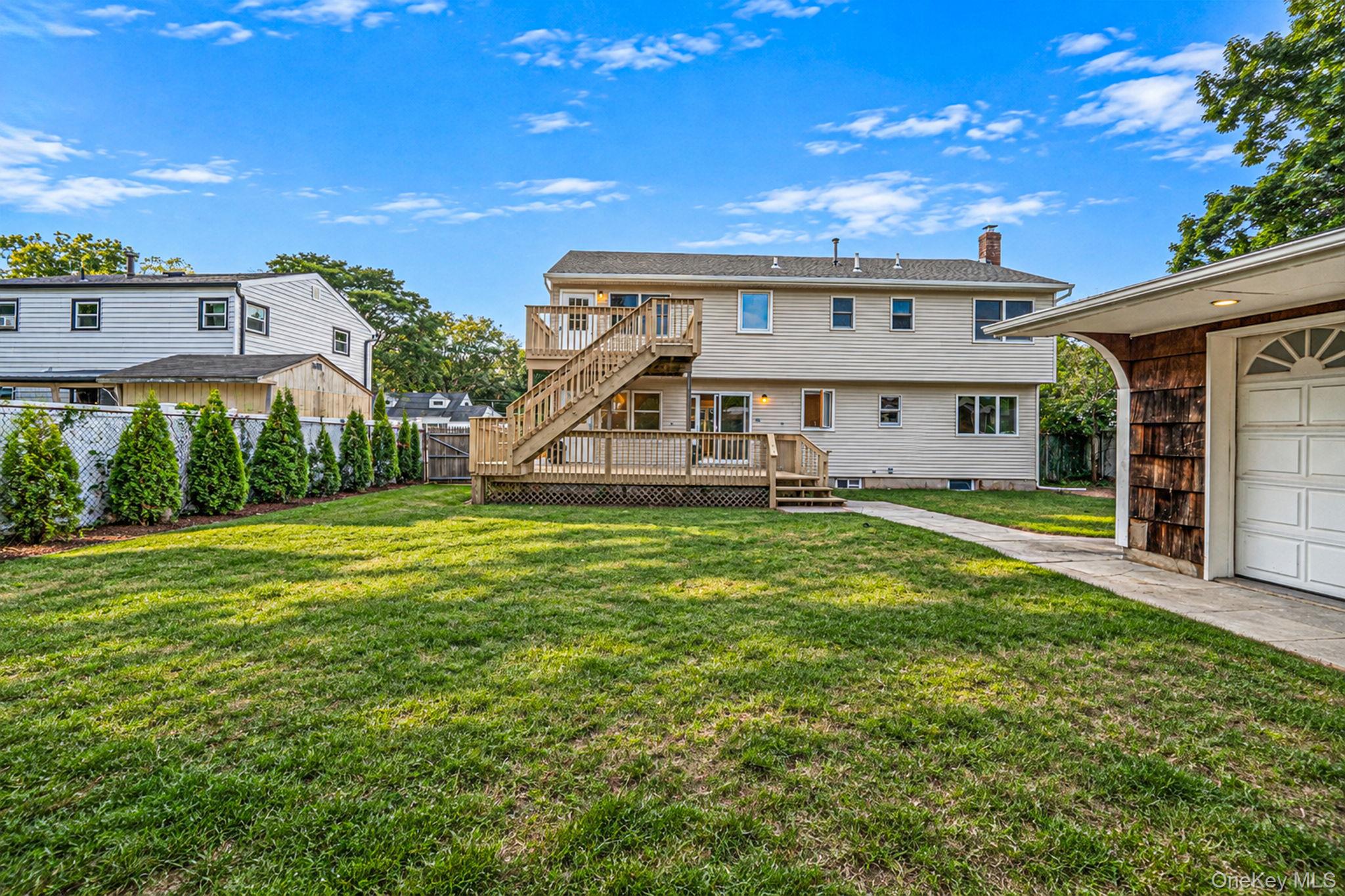35 Colony Road Port Jefferson Station, NY 11776 - Photo 6 of 37 Gallery Image 6