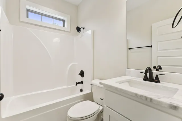 $759,900 | 126 Tom Walker Drive, Beechgrove, TN 37018