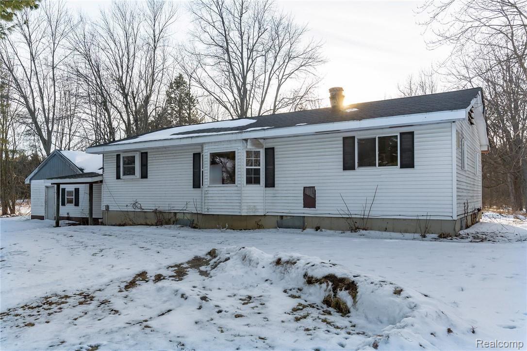 7026 South Colby Road Bancroft, MI 48414 - Photo 1 of 26 1P6B1122-3727081.jpg