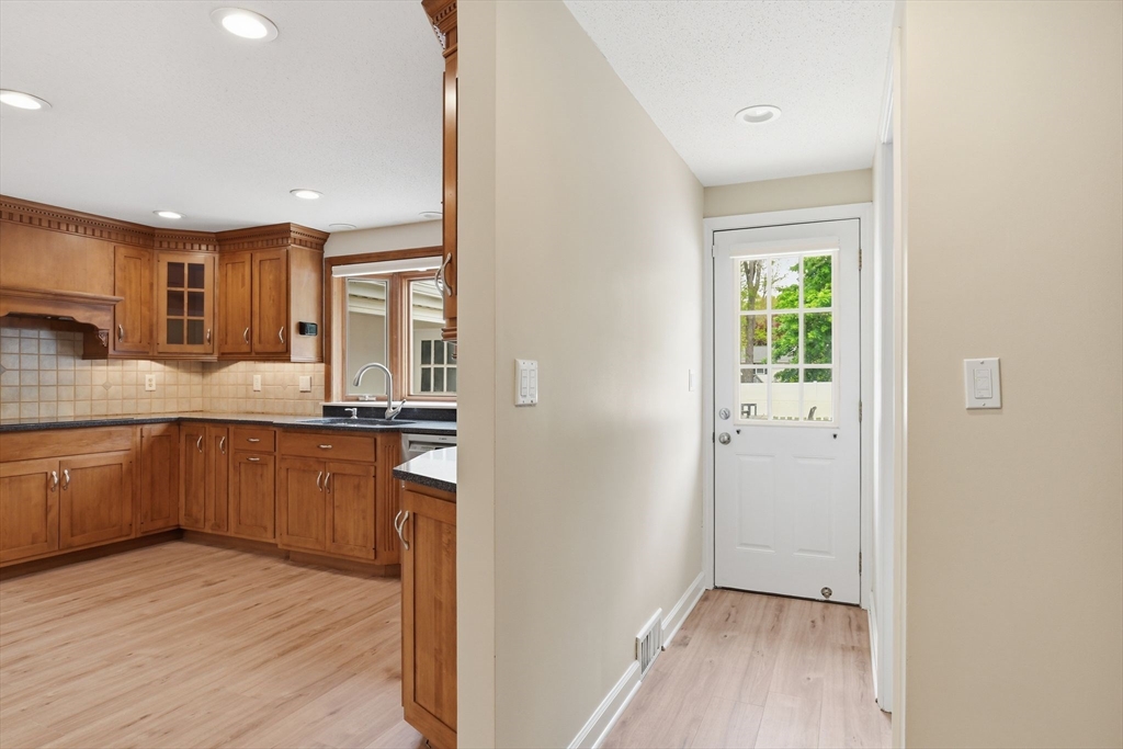 107 Viscount Road Longmeadow, MA 01106 - Photo 12 of 42 Gallery Image 12