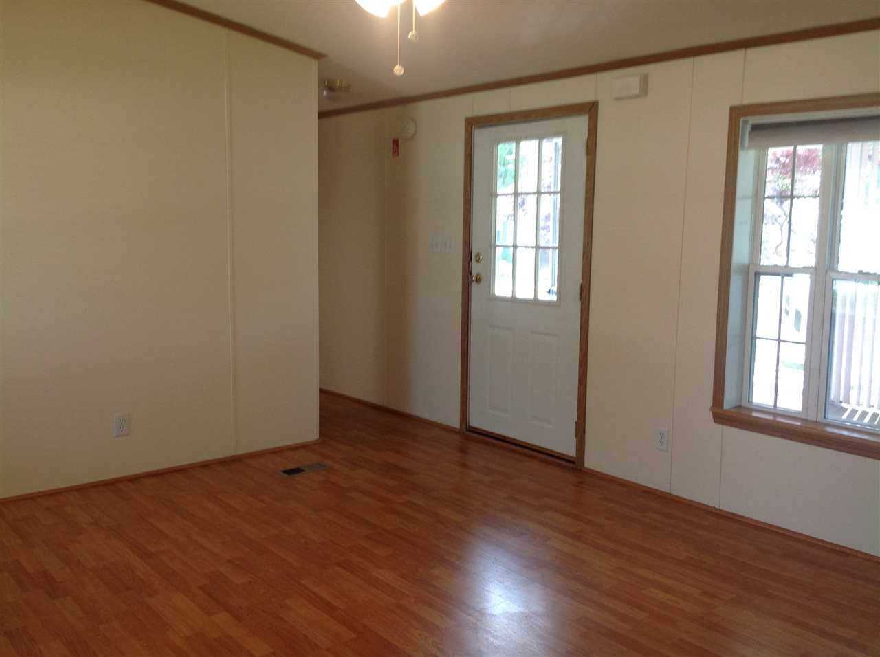 68 Beatrice Road Salem, NH 03079 - Photo 3 of 31 Gallery Image 3