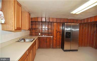 4116 Century Road Baltimore, MD 21206 - Photo 2 of 5 Kitchen