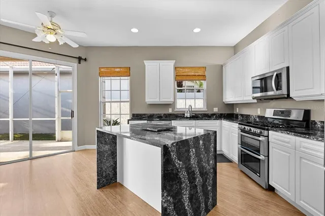 $530,000 | 13328 Lake Turnberry Circle, Orlando, FL 32828