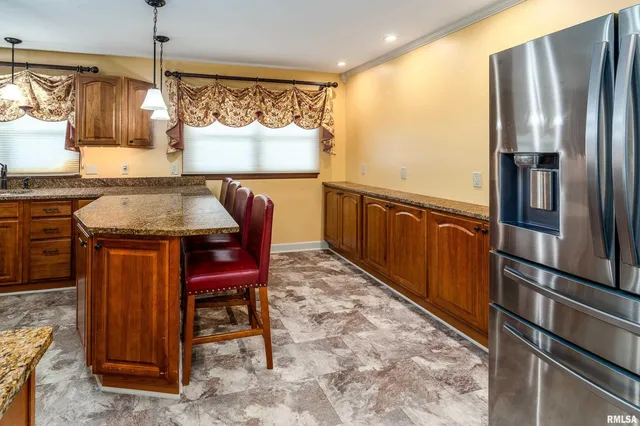 $385,000 | 9784 Highway 127, Murphysboro, IL 62966