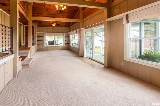 $385,000 | 9784 Highway 127, Murphysboro, IL 62966