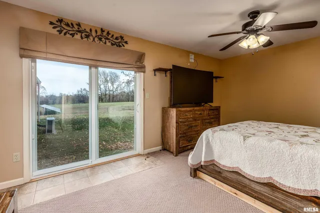 $385,000 | 9784 Highway 127, Murphysboro, IL 62966