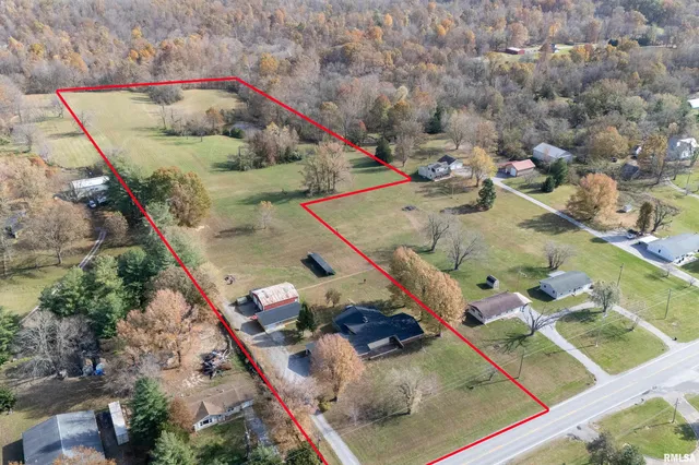 $385,000 | 9784 Highway 127, Murphysboro, IL 62966