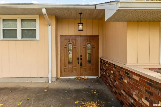 $385,000 | 9784 Highway 127, Murphysboro, IL 62966