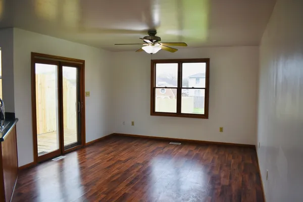 $229,999 | 2520 East Clark Street, Diamond, IL 60416
