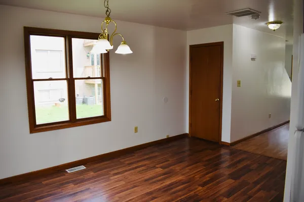 $229,999 | 2520 East Clark Street, Diamond, IL 60416