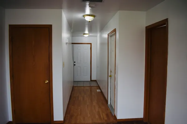 $229,999 | 2520 East Clark Street, Diamond, IL 60416