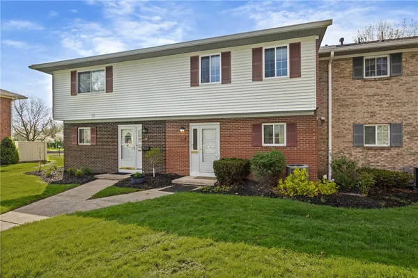 $394,900 | 47 Holiday Harbour, Canandaigua City, NY 14424