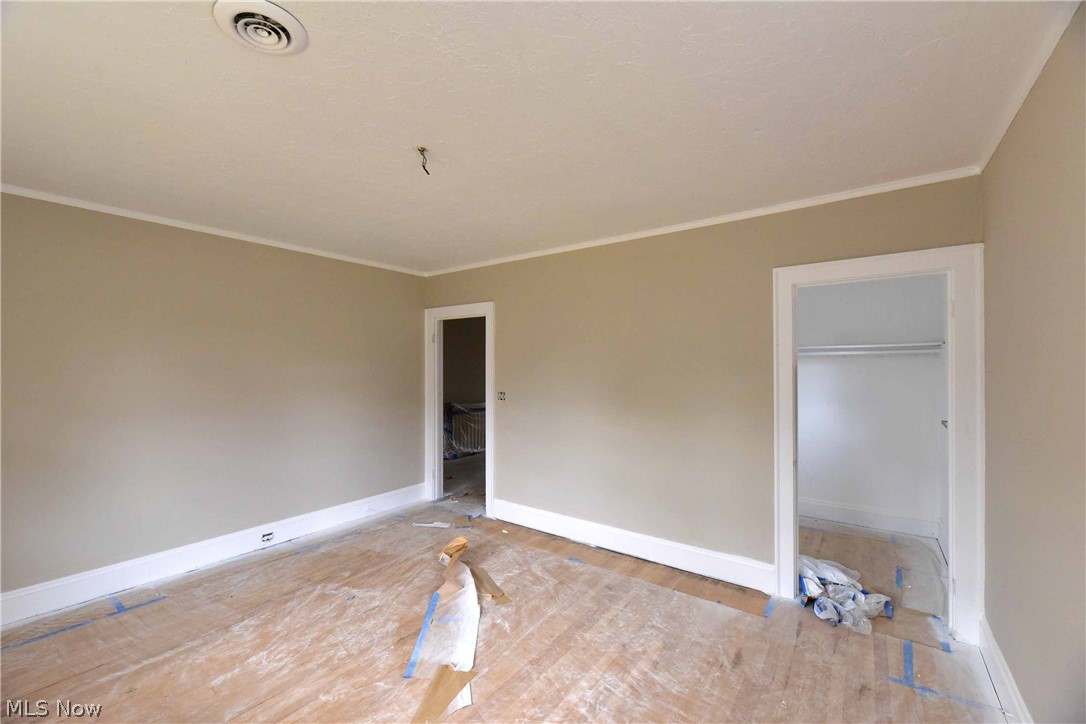 2592 Lee Road Cleveland, OH 44118 - Photo 17 of 23