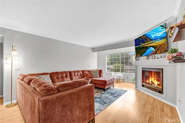 $499,000 | 5500 Owensmouth Avenue, Unit 122, Woodland Hills, CA 91367
