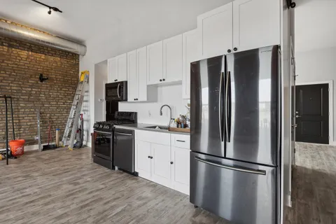 $2,700 | 1572 North Milwaukee Avenue, Unit F, Chicago, IL 60622