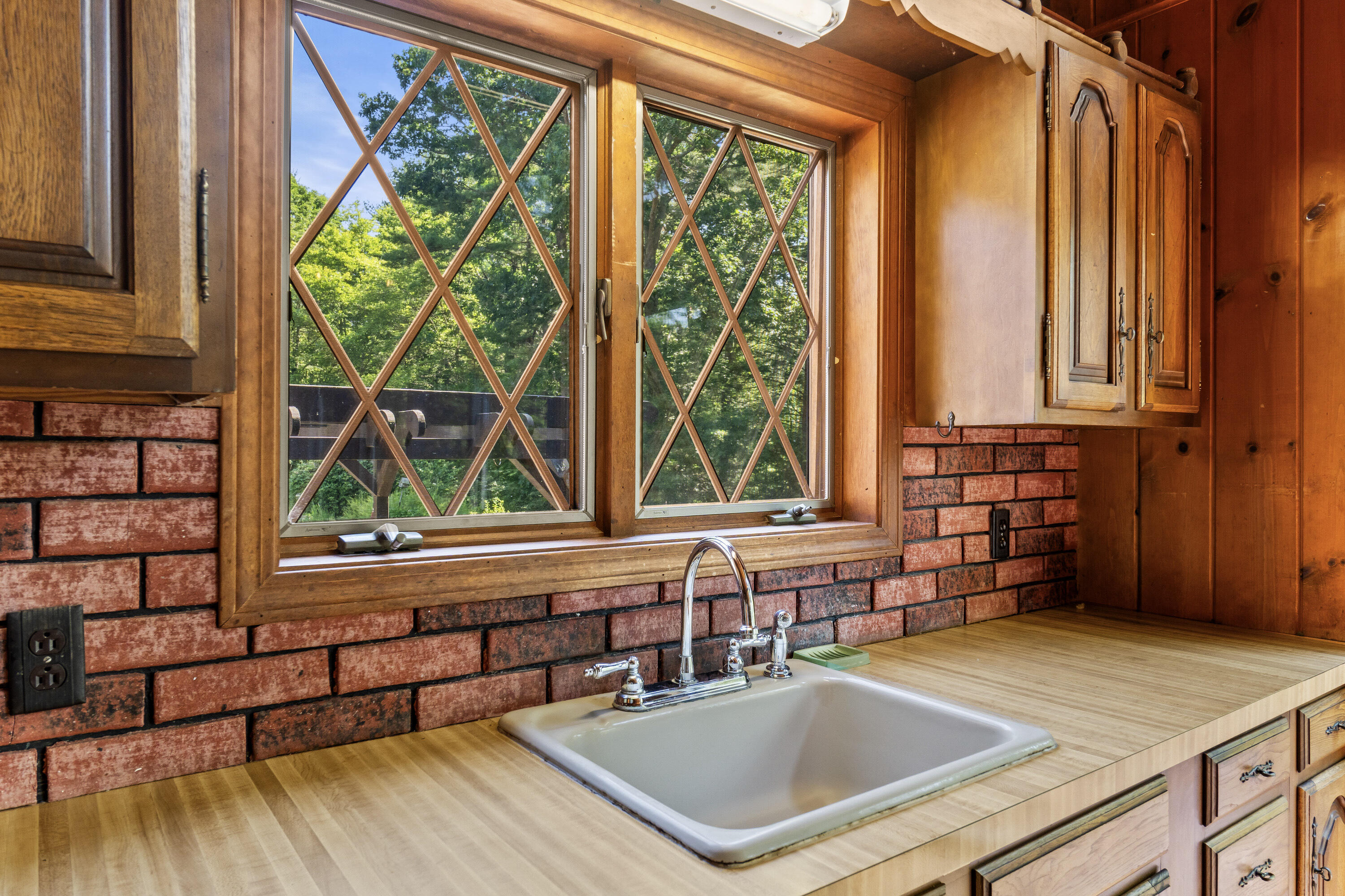 109 Bartlett Road Kittery, ME 03905 - Photo 5 of 35 109 Bartlett Rd_126