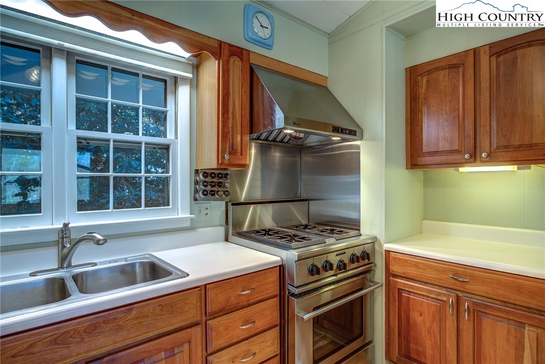 585 Tarleton Circle Boone, NC 28607 - Photo 14 of 33 Gallery Image 14