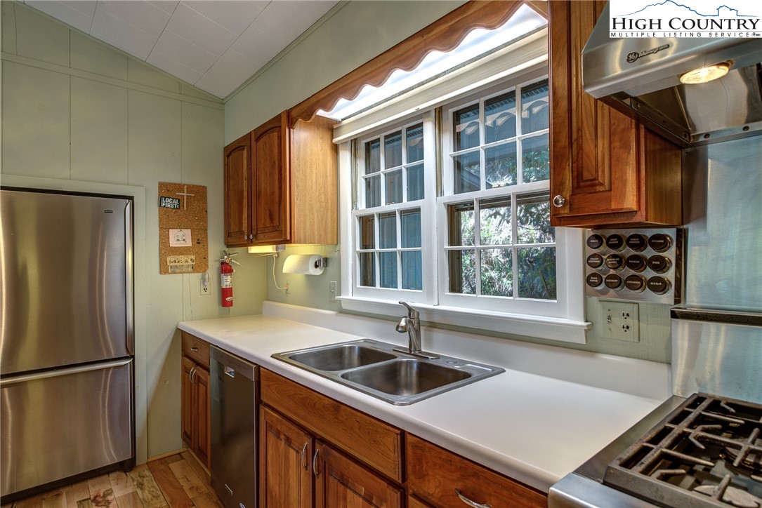 585 Tarleton Circle Boone, NC 28607 - Photo 15 of 33 Gallery Image 15