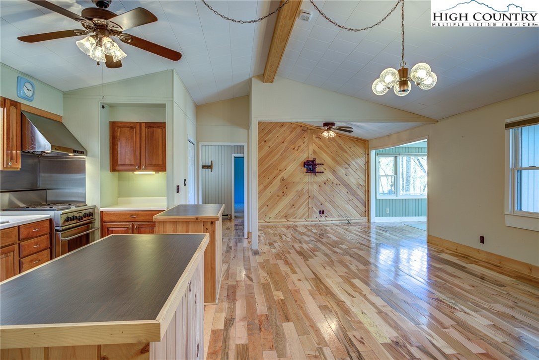 585 Tarleton Circle Boone, NC 28607 - Photo 2 of 33 Gallery Image 2