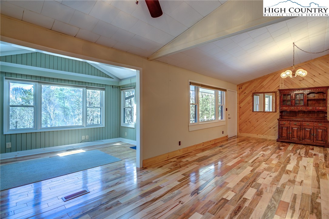 585 Tarleton Circle Boone, NC 28607 - Photo 3 of 33 Gallery Image 3
