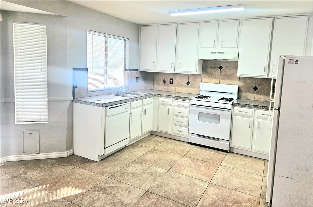 113 Menta Court Henderson, NV 89074 - Photo 6 of 54