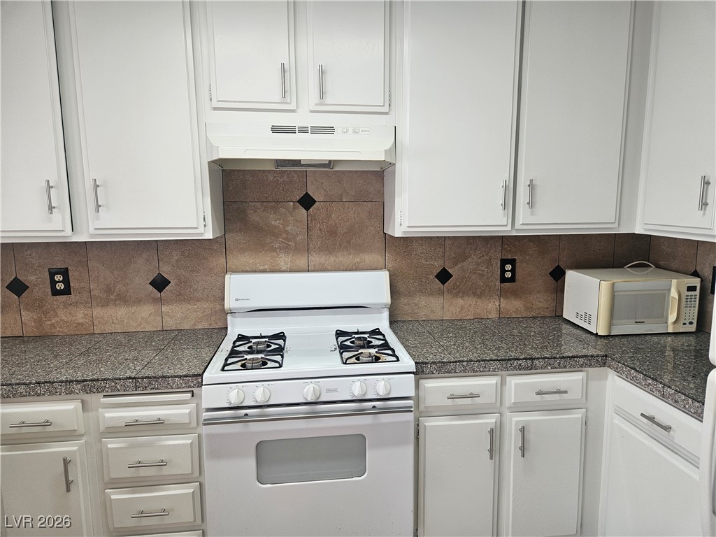 113 Menta Court Henderson, NV 89074 - Photo 9 of 54