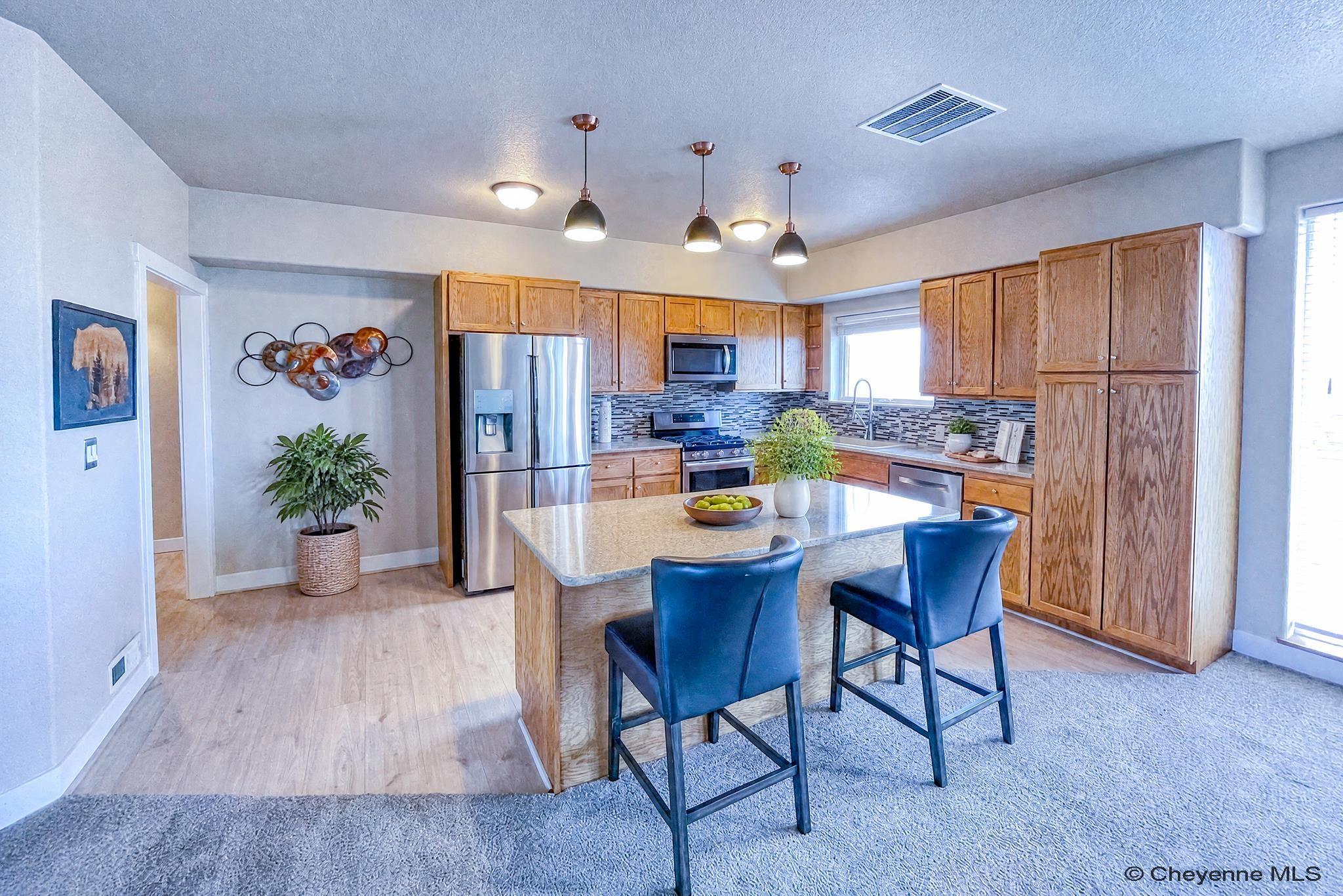 224 Quarter Cir Loop Cheyenne, WY 82007 - Photo 7 of 31 Gallery Image 7