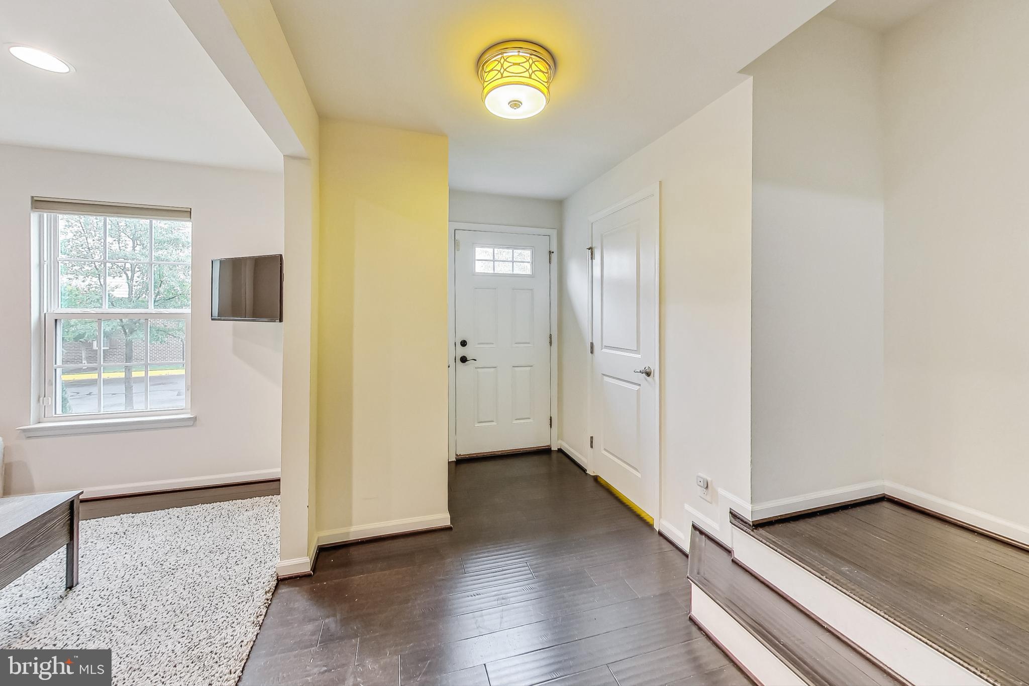 3624 Wright Terrace Washington, DC 20018 - Photo 4 of 45 Main level Entry