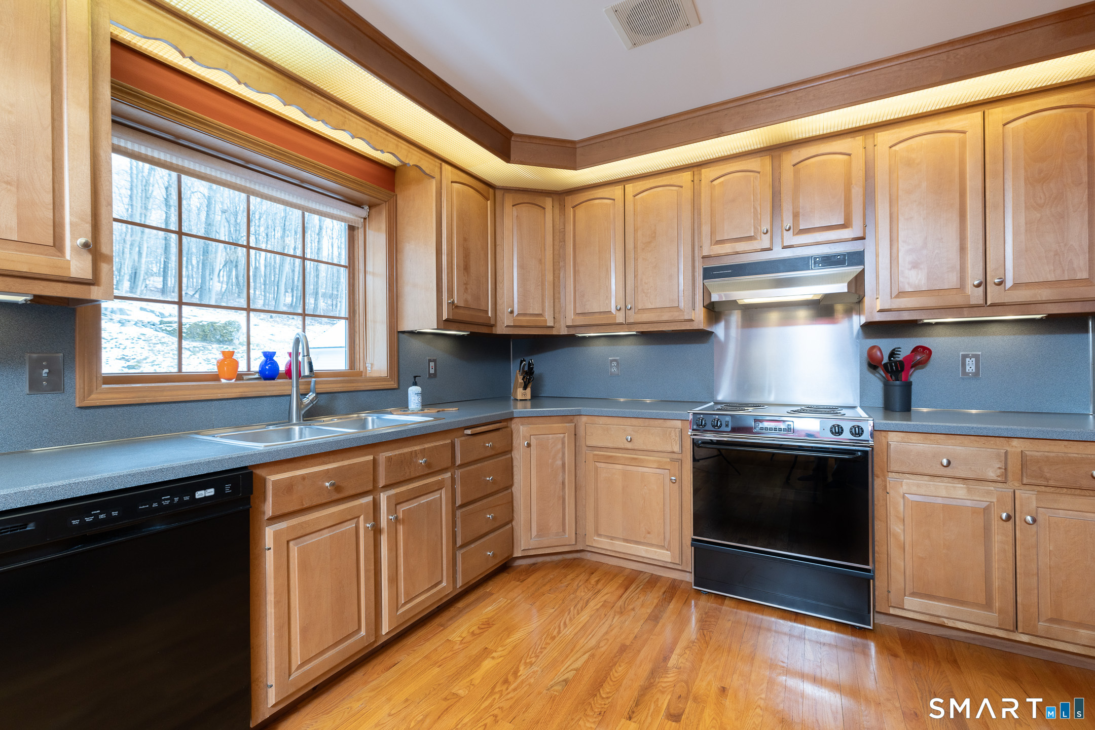 128 Ledge Road Plainville, CT 06062 - Photo 4 of 40