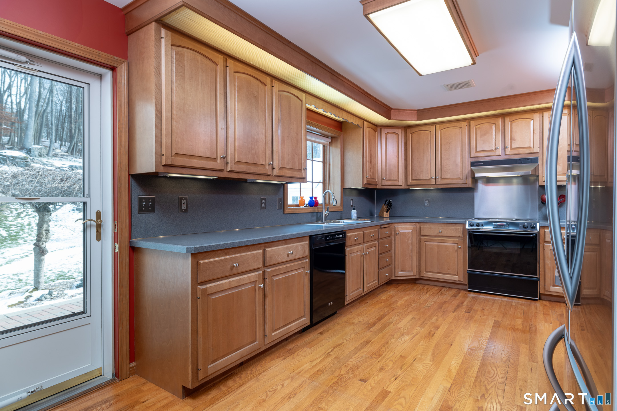 128 Ledge Road Plainville, CT 06062 - Photo 5 of 40