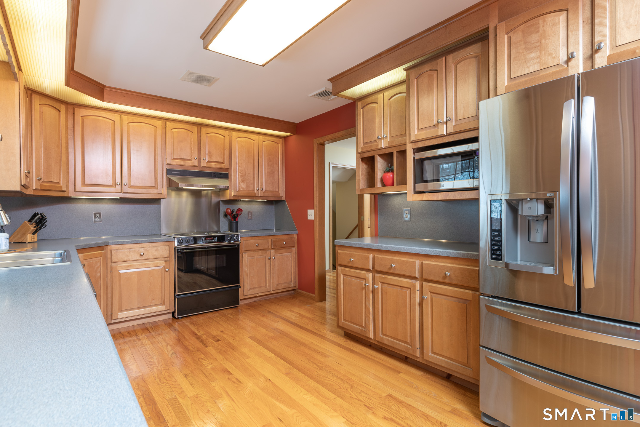 128 Ledge Road Plainville, CT 06062 - Photo 7 of 40