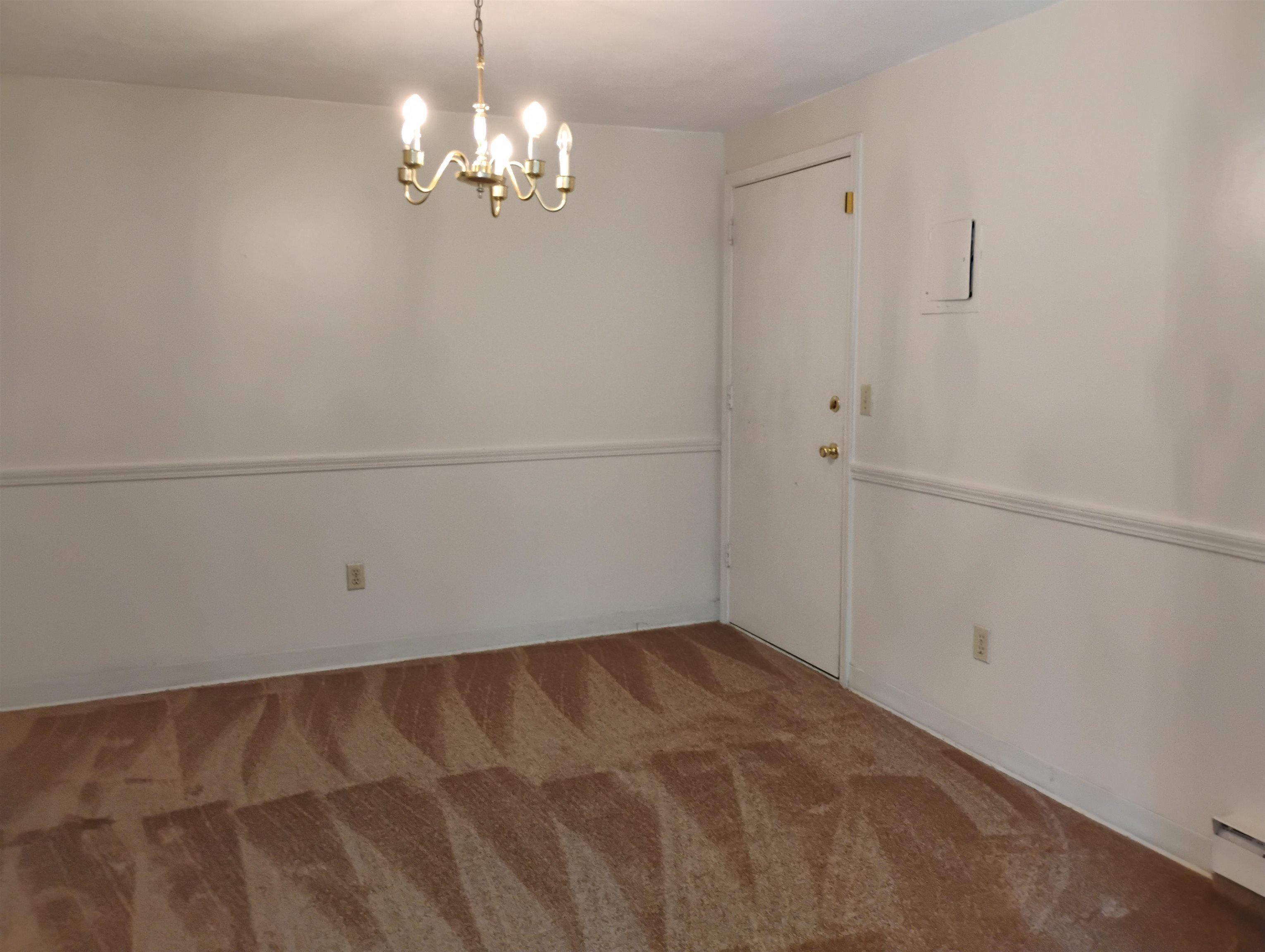 133 English Village Road, Unit 303 Manchester, NH 03102 - Photo 4 of 14